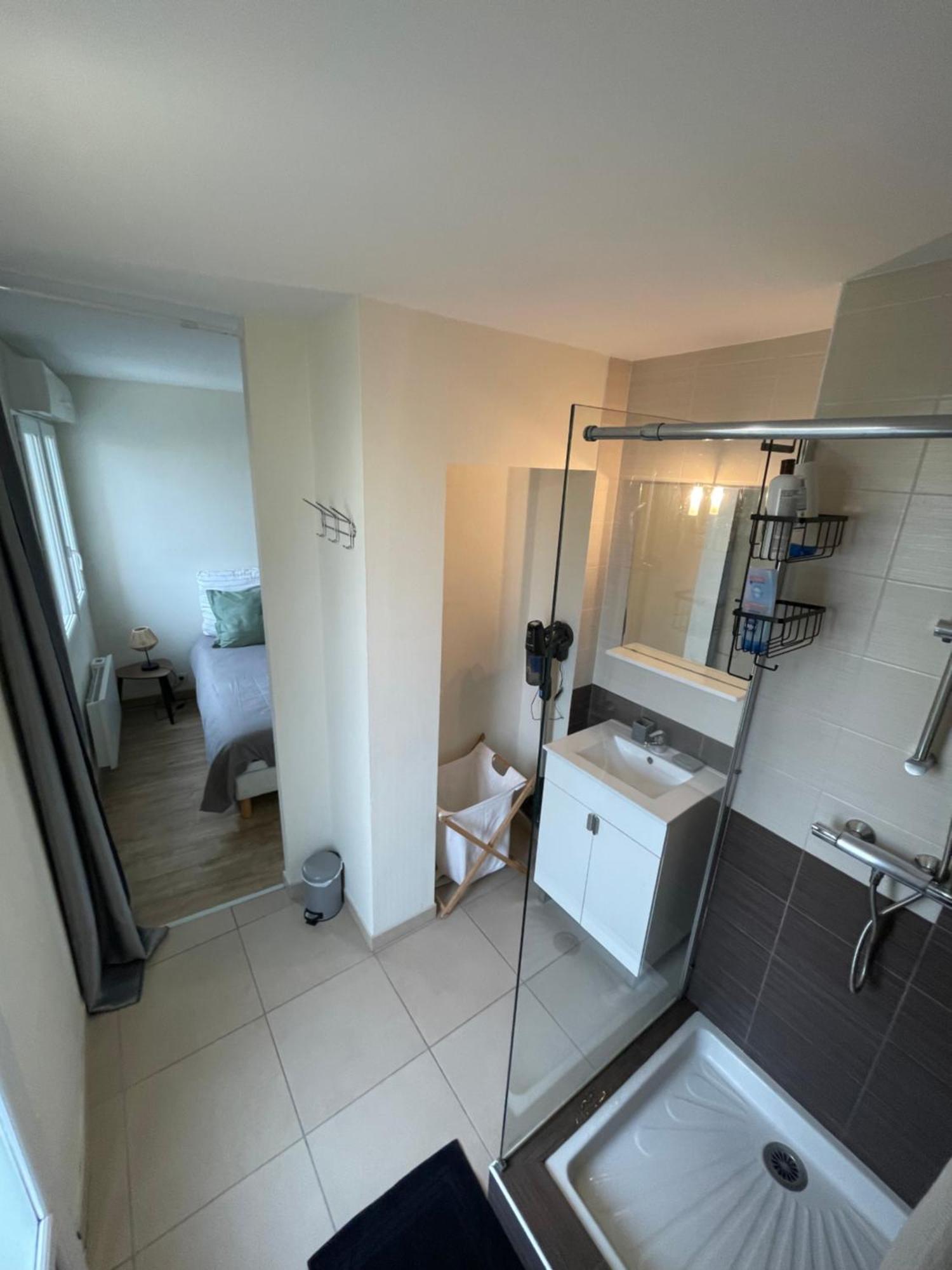 Super T2 Centre Lumineux, Acceuillant, Teletravail Apartment *
